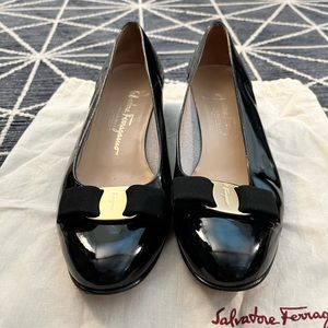 Ferragamo Vara Black Patent Bow Pump 8.5